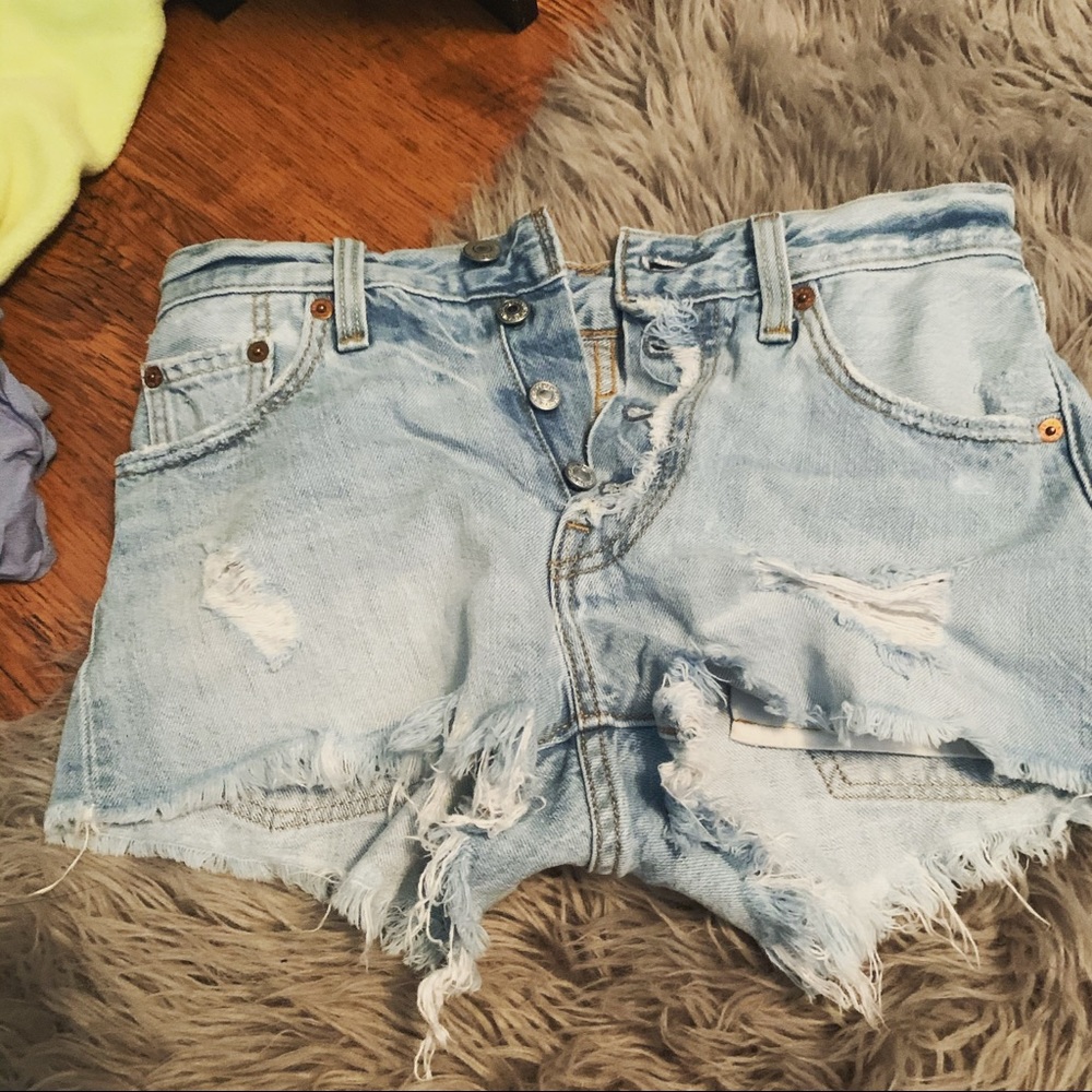 Light shorts